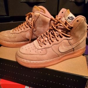 🤎 NIKE, Tan suede mid-top
